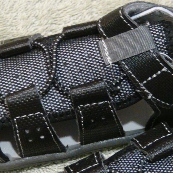 Kid’s See Kai Run Basics Water Shoes Slip On Sandals Grey Size 8 - Picture 3 of 13